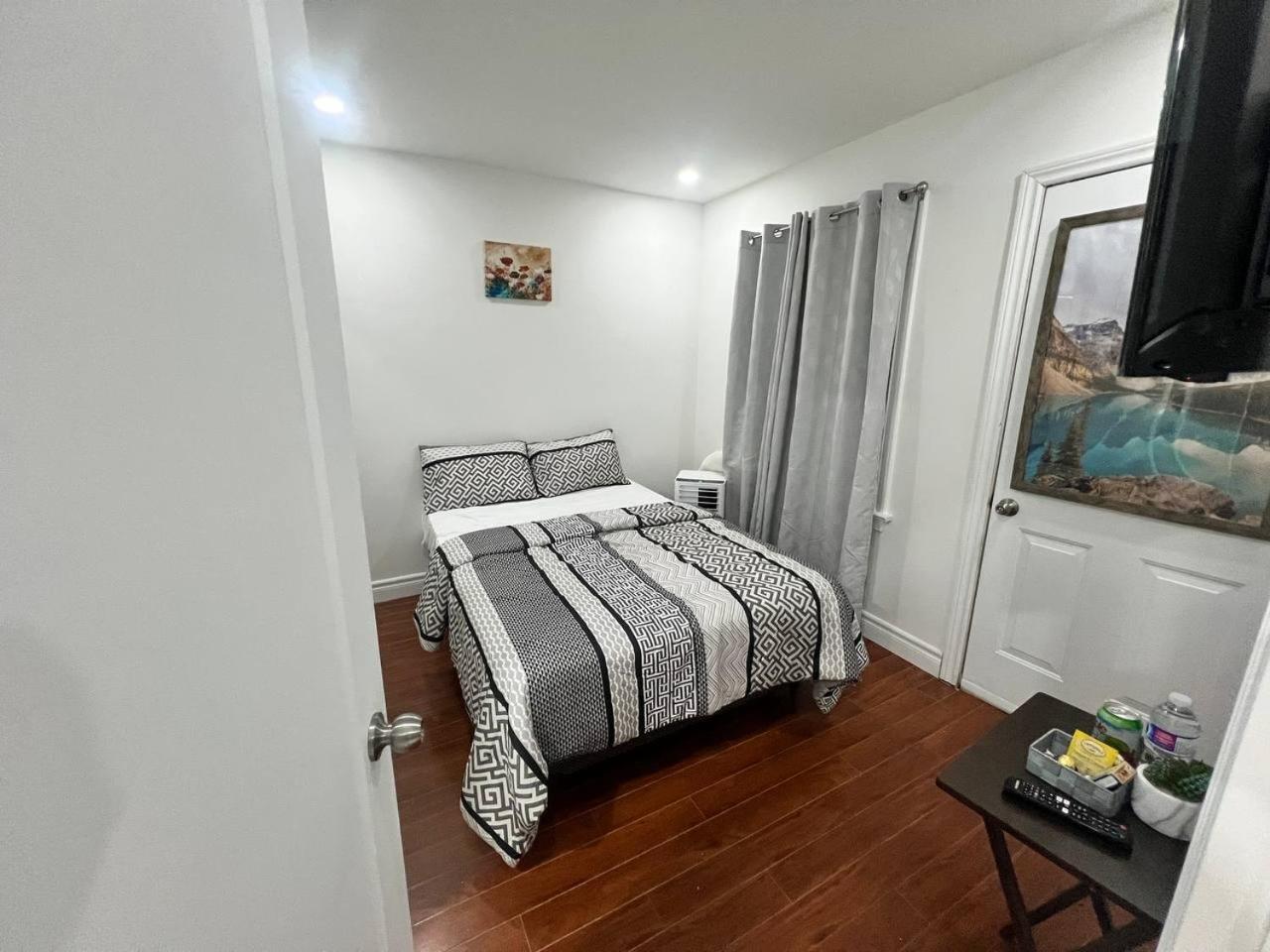 #1 Convvy-Nient Residence! Торонто Экстерьер фото