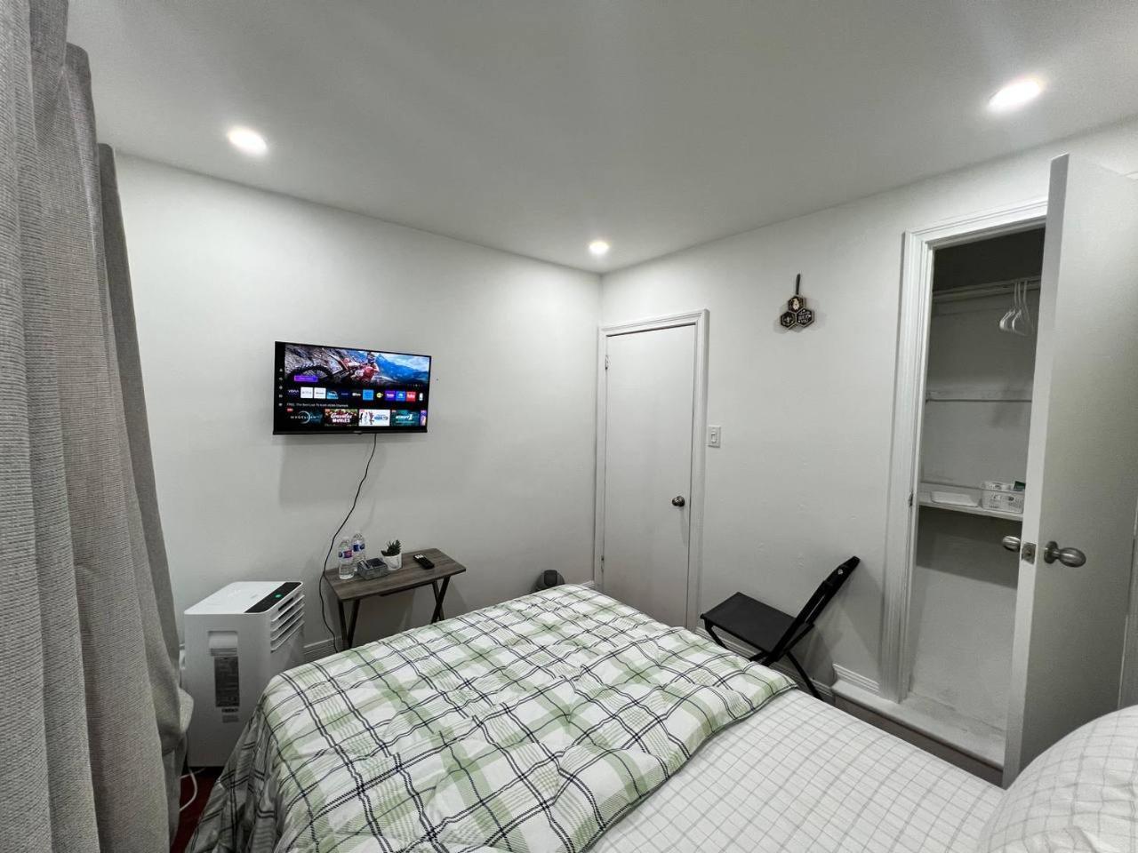 #1 Convvy-Nient Residence! Торонто Экстерьер фото