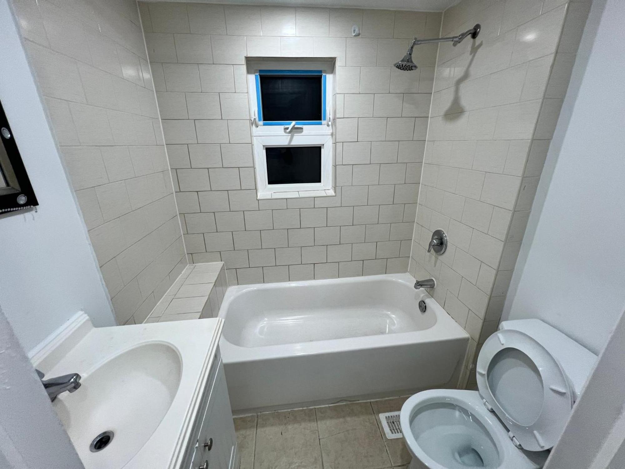 #1 Convvy-Nient Residence! Торонто Экстерьер фото